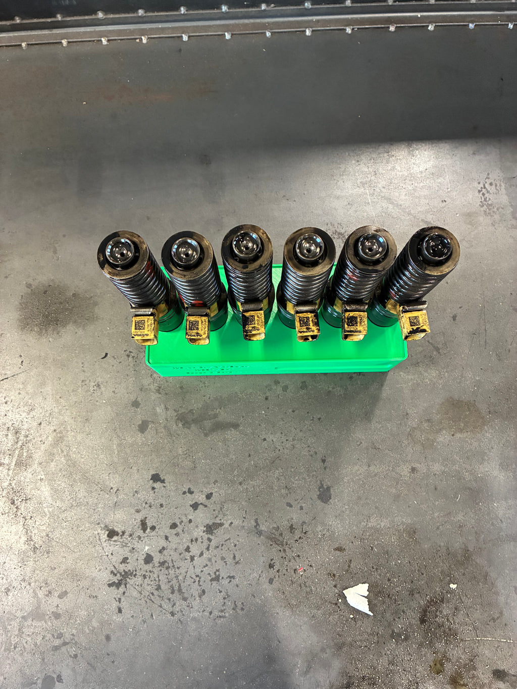 Mack/Volvo 6 Pack Injector Organizer